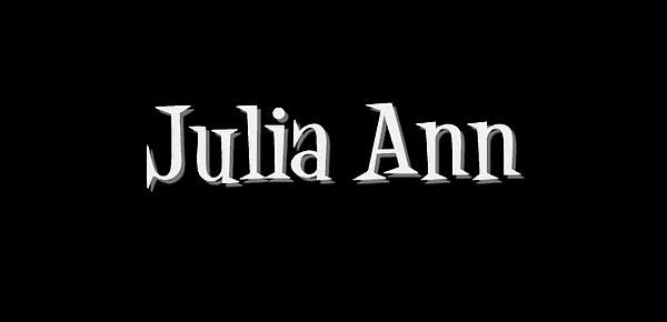  Sexy Milf Julia Ann Cums from Glass Dildo!